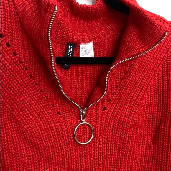 H&M • cropped sweater - Picture 2 of 3